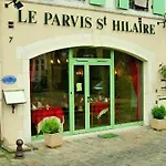 Logis Muraille Romaine, Centre Historique, Lit Queen Size Appartement *