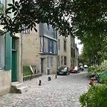 Logis Muraille Romaine, Centre Historique, Lit Queen Size * Le Mans