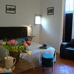 Logis Muraille Romaine, Centre Historique, Lit Queen Size Appartement