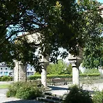 Logis Muraille Romaine, Centre Historique, Lit Queen Size Appartement *