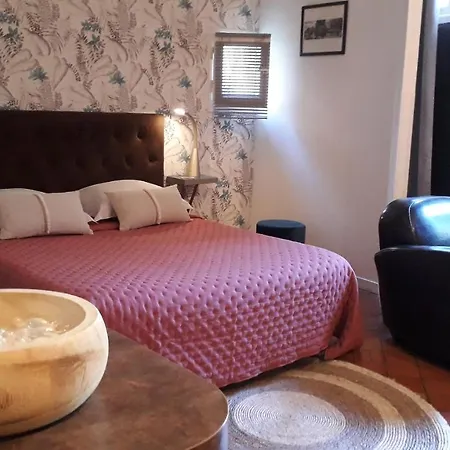 Apartmán Logis Muraille Romaine, Centre Historique, Lit Queen Size