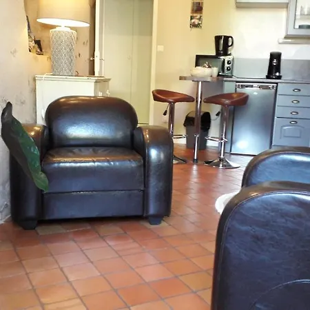 Logis Muraille Romaine, Centre Historique, Lit Queen Size Apartamento *