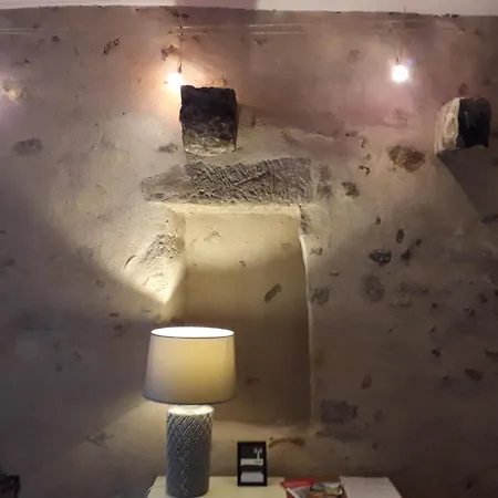 Appartement Logis Muraille Romaine, Centre Historique, Lit Queen Size