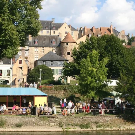 Logis Muraille Romaine, Centre Historique, Lit Queen Size * Ле-Ман