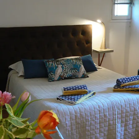 Logis Muraille Romaine, Centre Historique, Lit Queen Size Le Mans