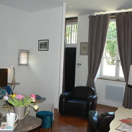 Logis Muraille Romaine, Centre Historique, Lit Queen Size Le Mans