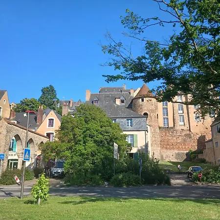 Logis Muraille Romaine, Centre Historique, Lit Queen Size Apartmán Le Mans