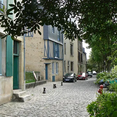 Logis Muraille Romaine, Centre Historique, Lit Queen Size * Ле-Ман