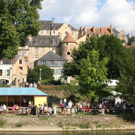 Апартаменты Logis Muraille Romaine, Centre Historique, Lit Queen Size Ле-Ман