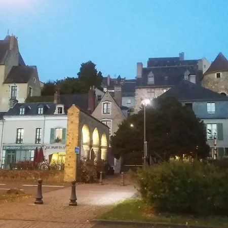 Апартаменты Logis Muraille Romaine, Centre Historique, Lit Queen Size