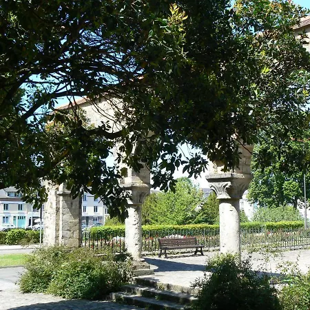 Logis Muraille Romaine, Centre Historique, Lit Queen Size Апартаменты *