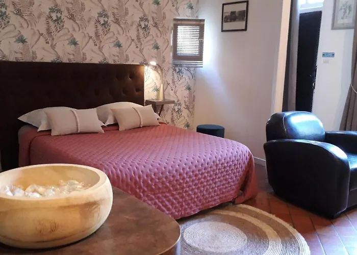 Apartamento Logis Muraille Romaine, Centre Historique, Lit Queen Size