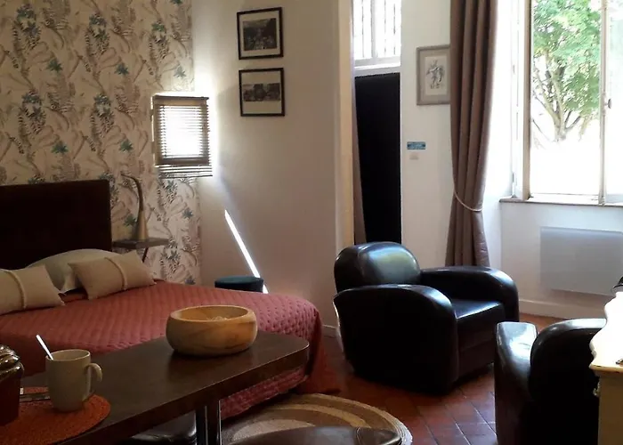 Apartamento Logis Muraille Romaine, Centre Historique, Lit Queen Size *