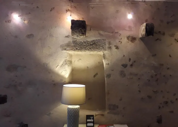 Apartamento Logis Muraille Romaine, Centre Historique, Lit Queen Size