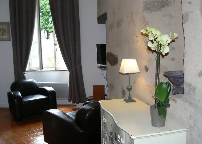 Apartamento Logis Muraille Romaine, Centre Historique, Lit Queen Size *