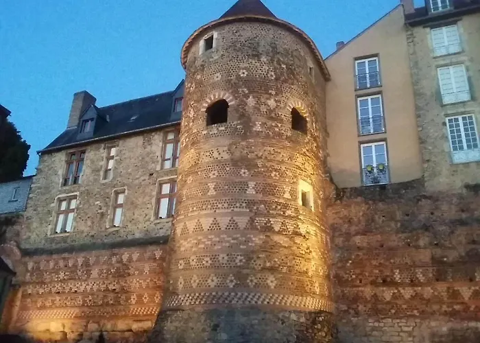 شقة Logis Muraille Romaine, Centre Historique, Lit Queen Size