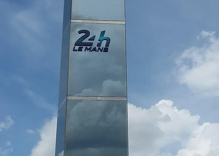 Logis Muraille Romaine, Centre Historique, Lit Queen Size