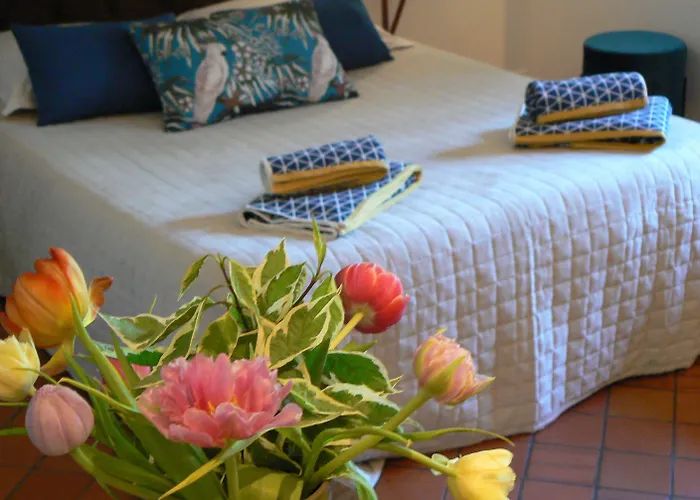 Apartamento Logis Muraille Romaine, Centre Historique, Lit Queen Size *