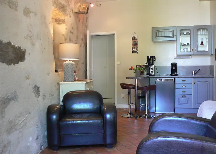 Apartamento Logis Muraille Romaine, Centre Historique, Lit Queen Size Le Mans