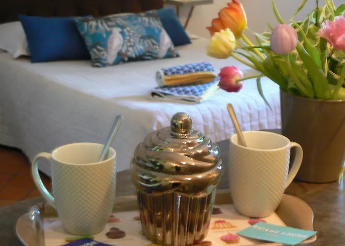 Logis Muraille Romaine, Centre Historique, Lit Queen Size لو مان