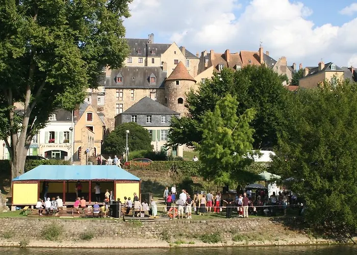 Apartamento Logis Muraille Romaine, Centre Historique, Lit Queen Size Le Mans